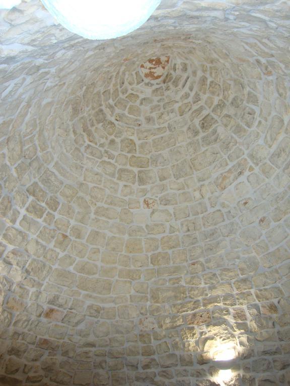 לינה וארוחת בוקר לוקורוטונדו Trulli Isago מראה חיצוני תמונה
