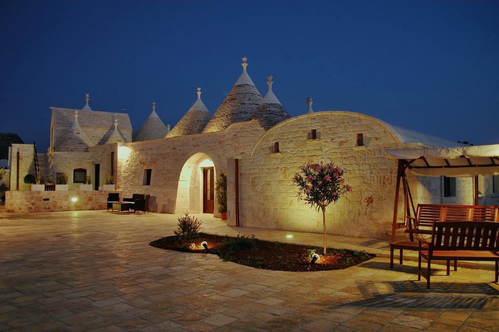 לינה וארוחת בוקר לוקורוטונדו Trulli Isago מראה חיצוני תמונה